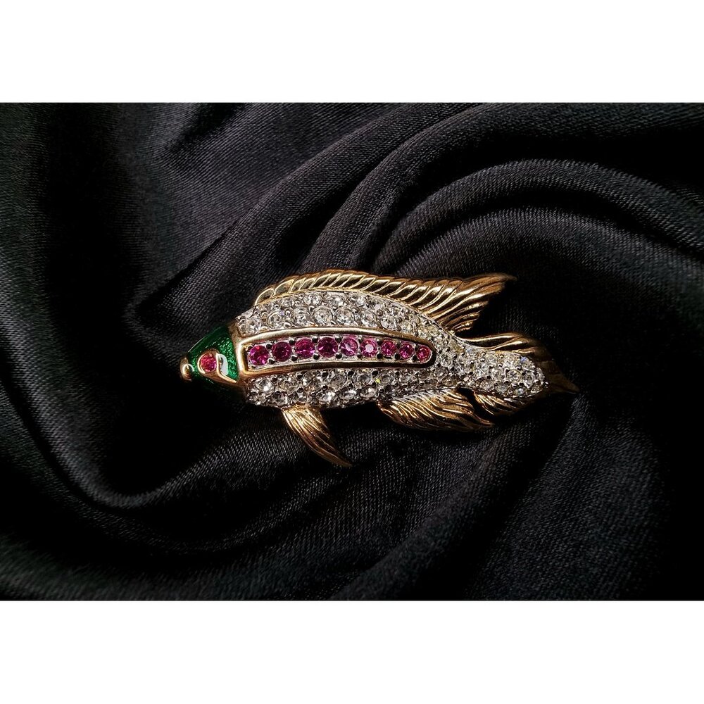 Vintage SWAROVSKI Signed Gold Plated Violet Clear Crystals Fish Brooch